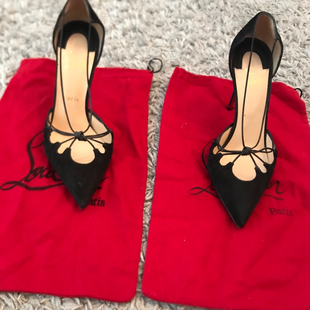 Christian Louboutin Suede heel Impeccable outside